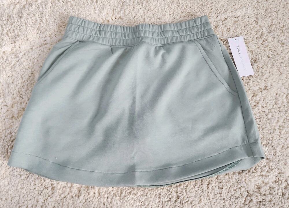 Yogalicious NWT pockets Skort Women's Size M Sage Green Tennis Pickleball